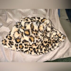 Faux fur bucket hat